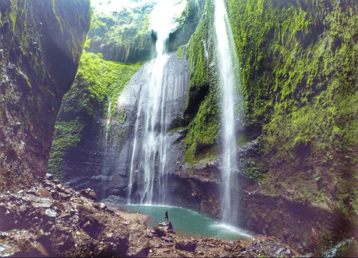 bromo.madakaripura. waterfall