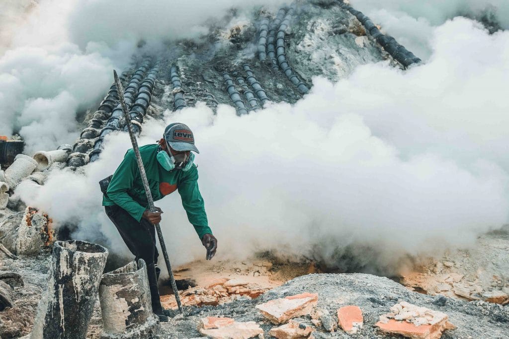 ijen crater tour