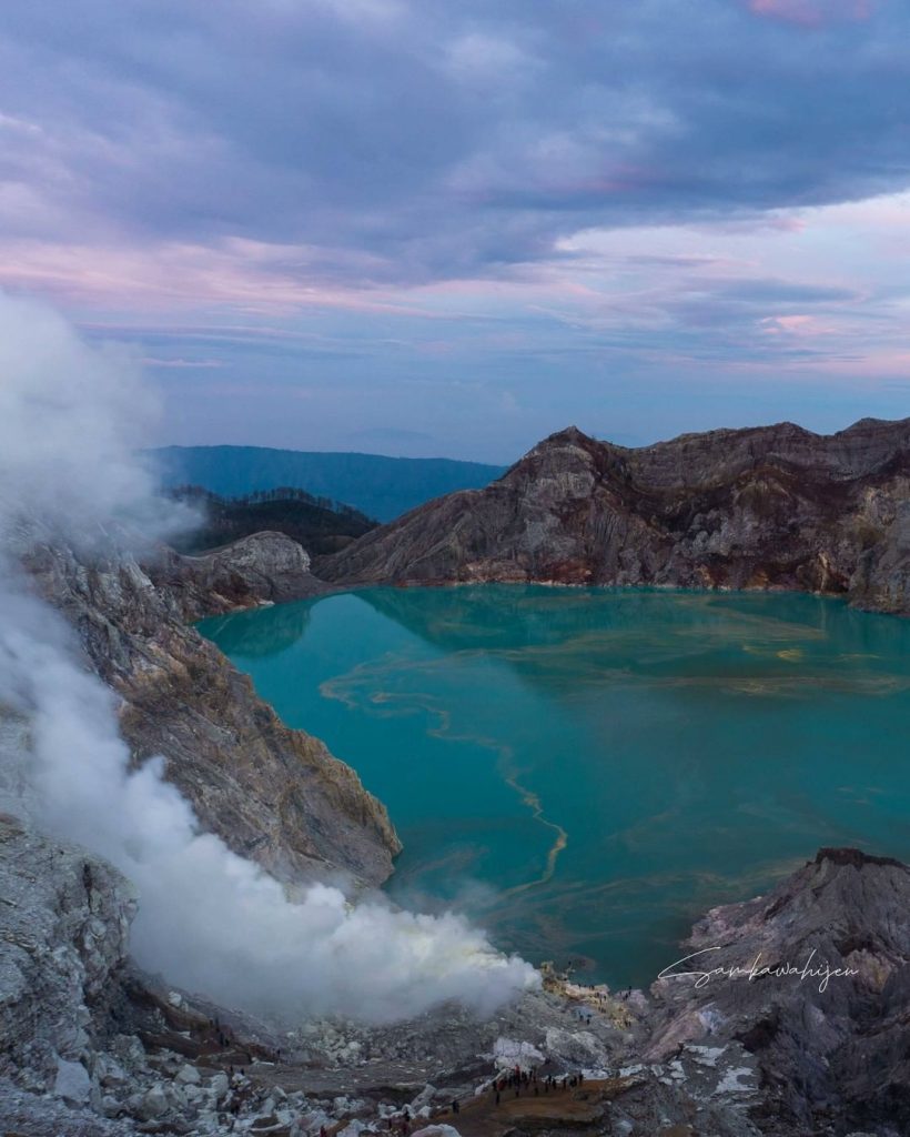 Ijen Crater tour From Lovina Bali 1 Day | Blue Fire Tour