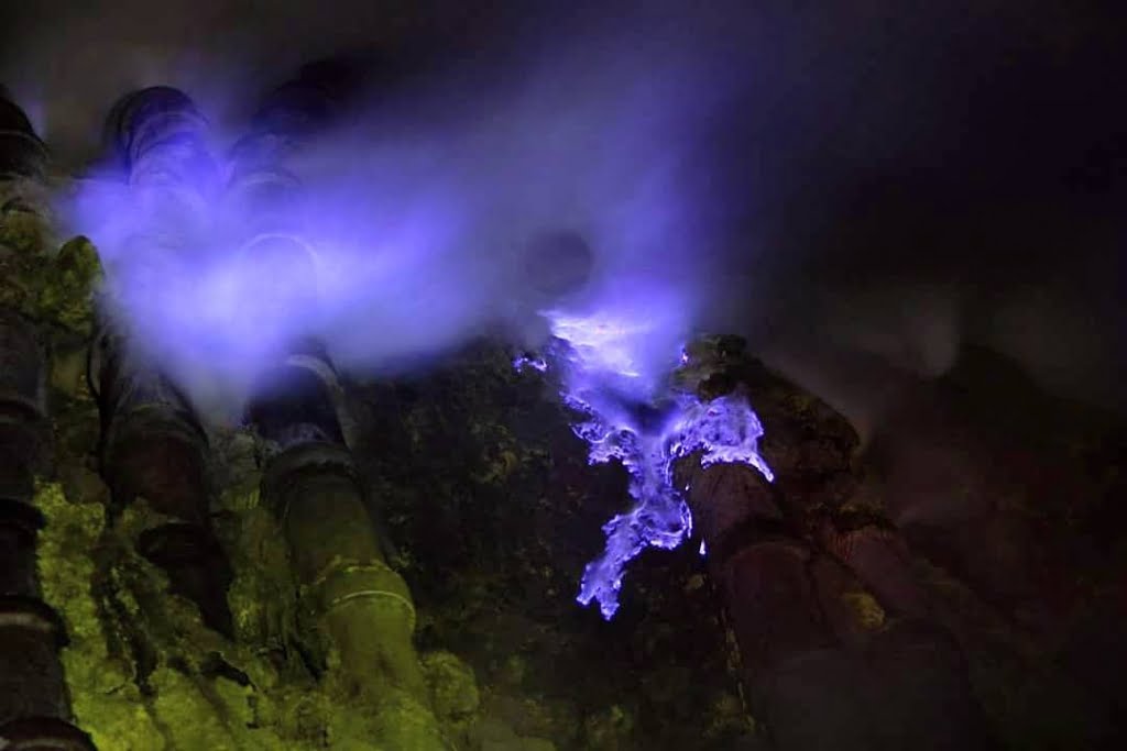 Ijen Crater tour from Bali | Pemuteran 1 Day