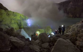 mount ijen blue fire