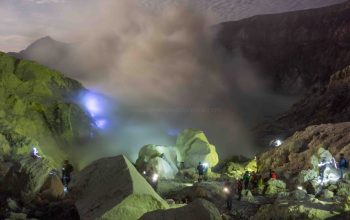 ijen blue fire tour package